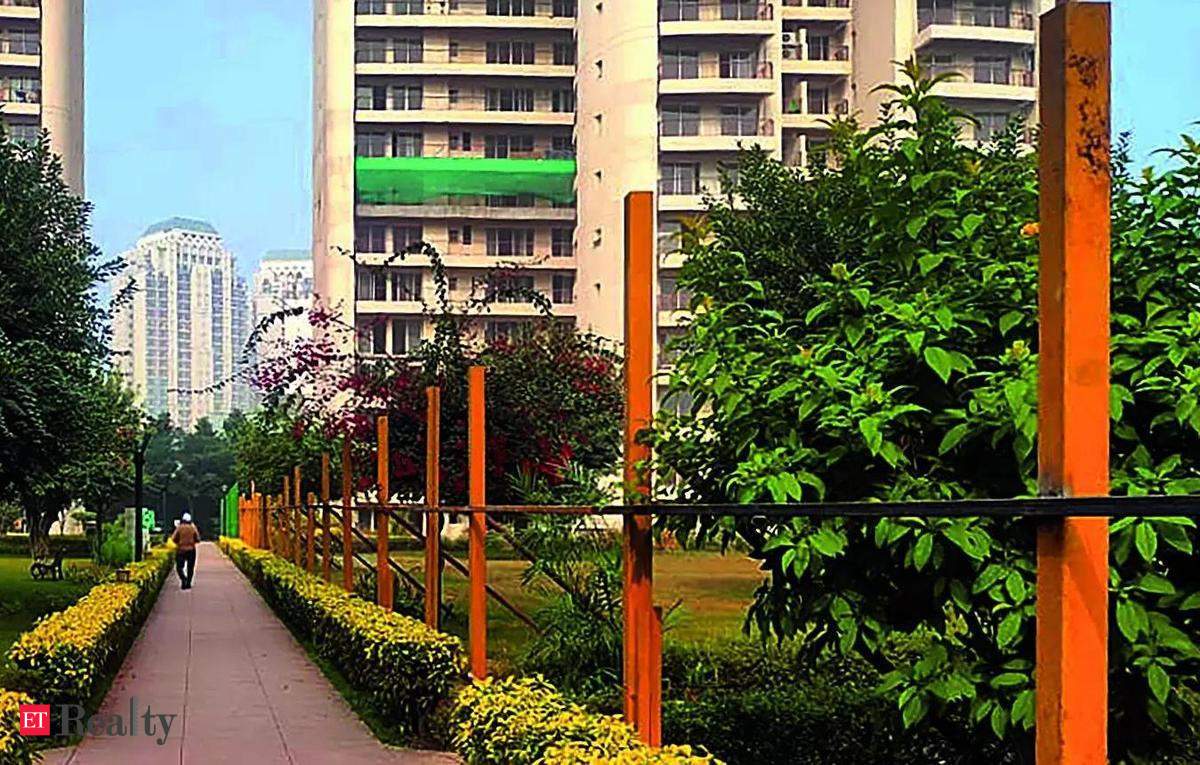 gurugram unsafe chintels paradiso towers now have barricades