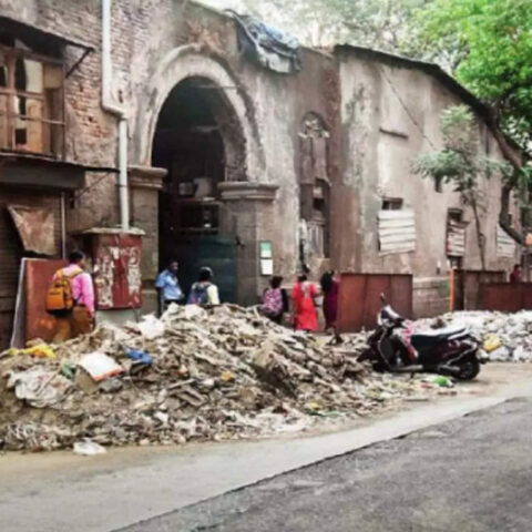 Debris dumping boom as 6,000 buildings go for redevelopment, ET RealEstate