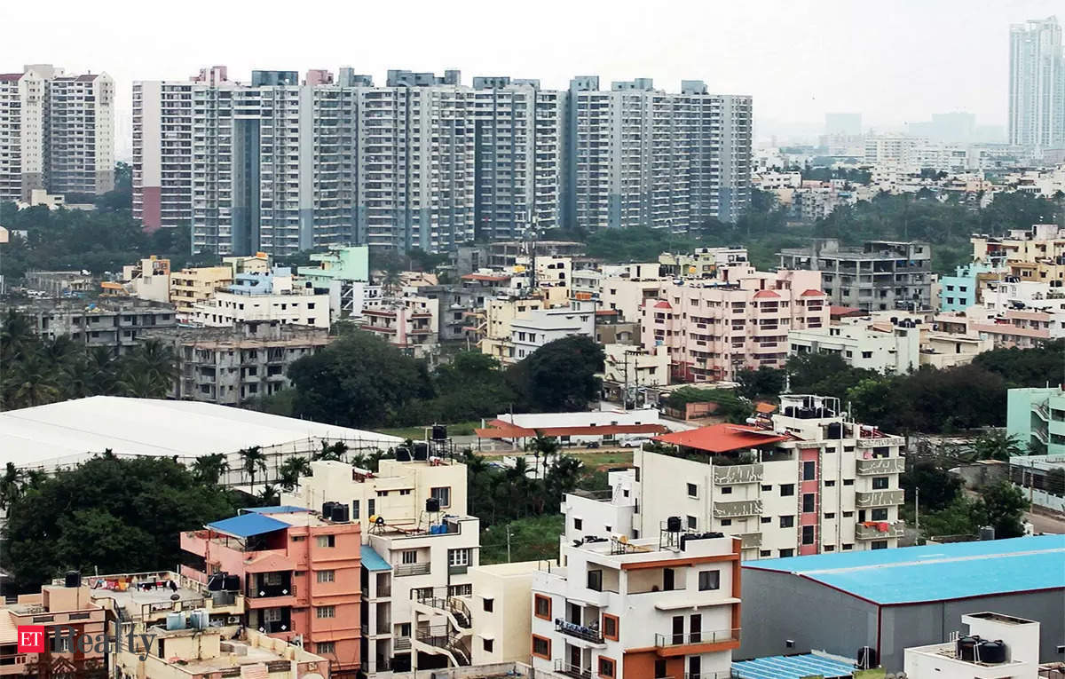 DTCP issues notices to owners of 650 properties in DLF-2, ET RealEstate