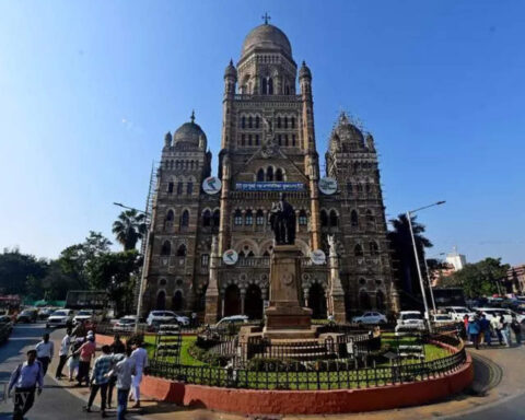 BMC seizes properties of two builders over Rs 21 crore tax default, ET RealEstate