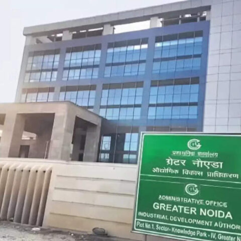 Noida authority threatens to cancel AOA registrations over sewage disposal into drains, ET RealEstate